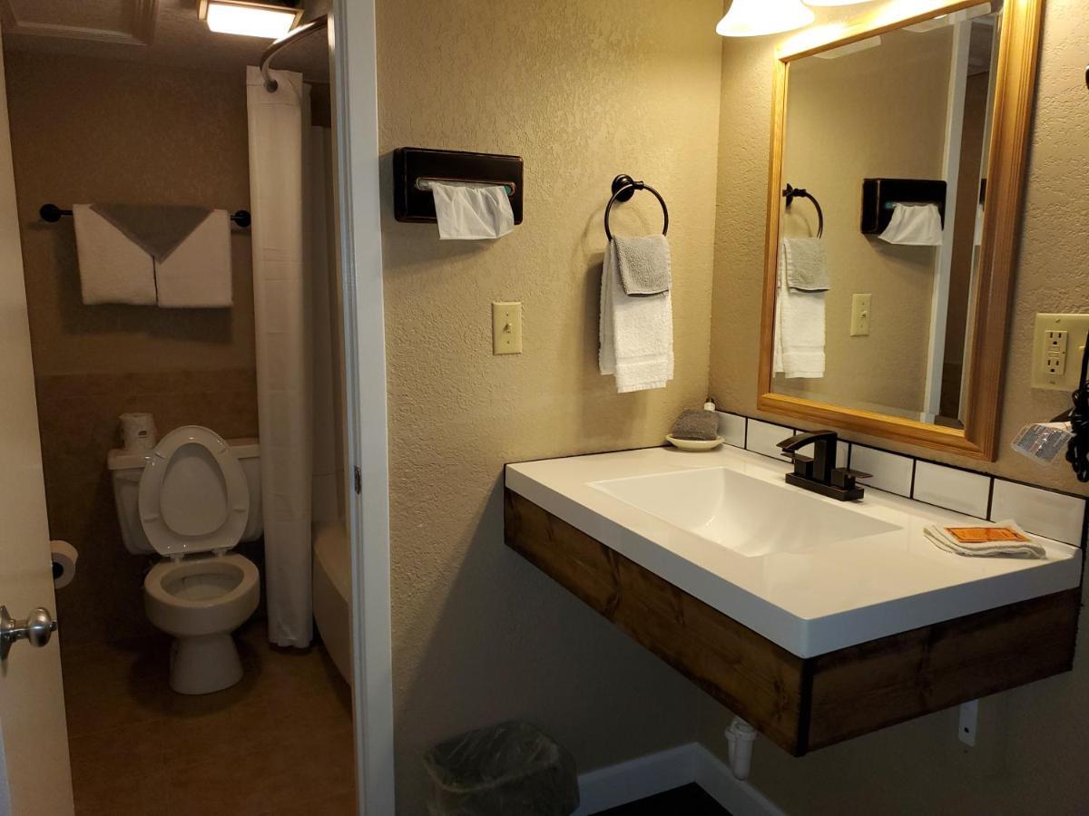 Kansas Country Inn Oakley Εξωτερικό φωτογραφία