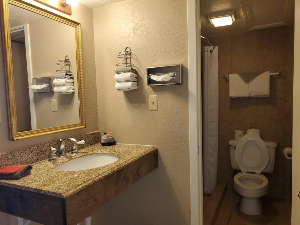 Kansas Country Inn Oakley Εξωτερικό φωτογραφία