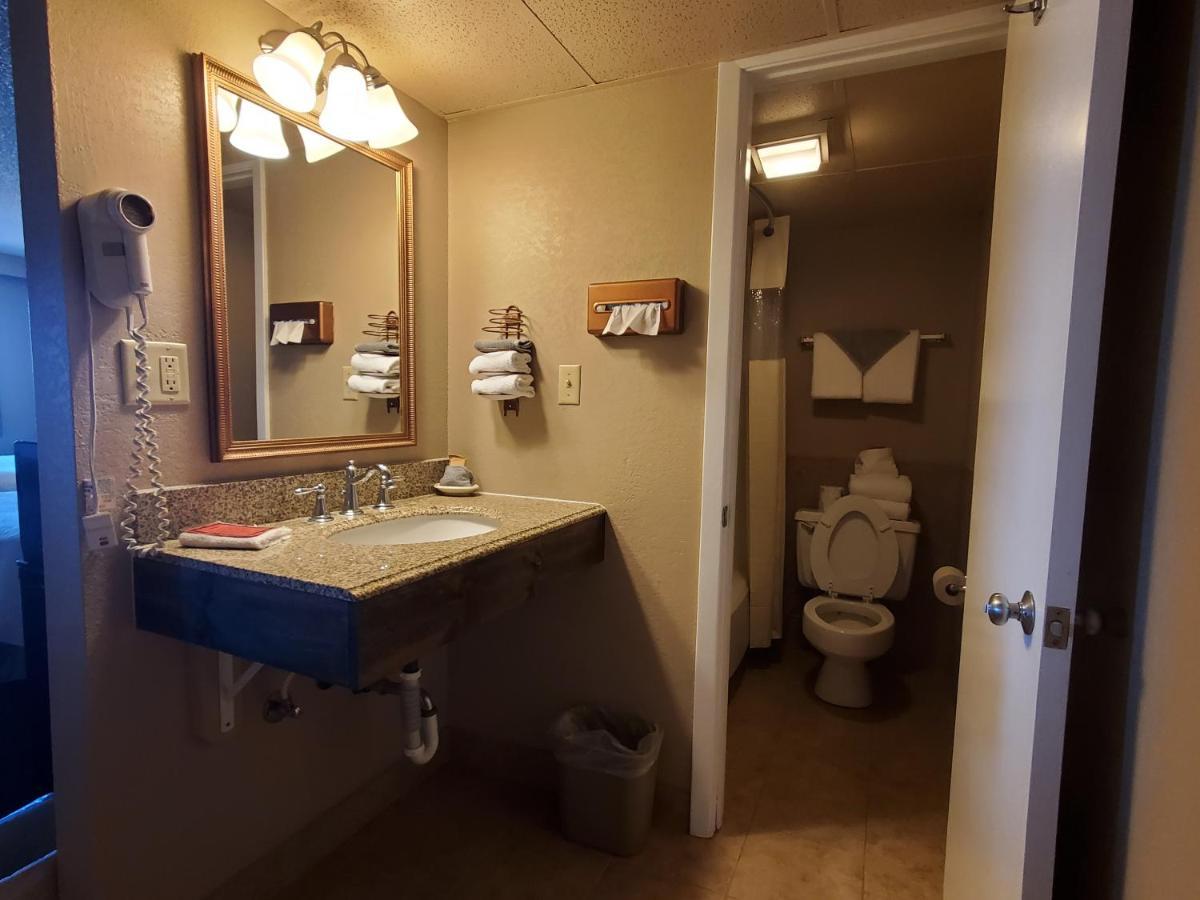 Kansas Country Inn Oakley Εξωτερικό φωτογραφία