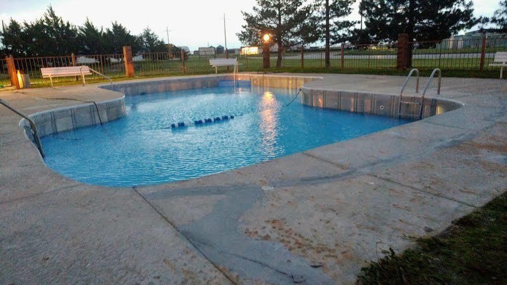 Kansas Country Inn Oakley Εξωτερικό φωτογραφία