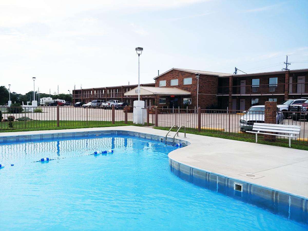 Kansas Country Inn Oakley Εξωτερικό φωτογραφία
